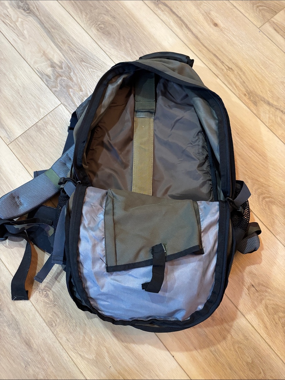 The North Face Black and Olive Green Men's Hiking Backpack - Picture 7 of 8